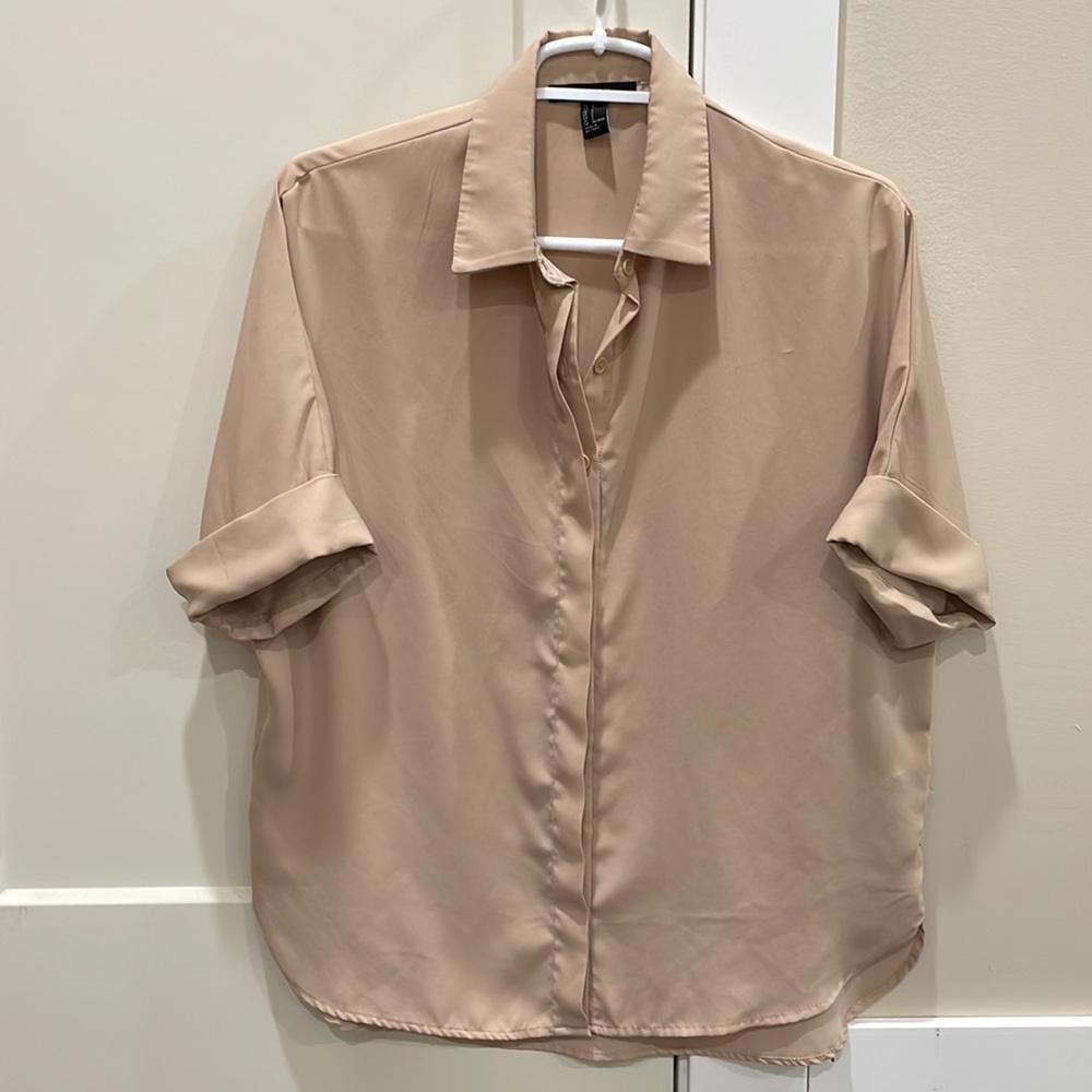 Camel silky Wear to work dressy collar shirt S button down high low oversized